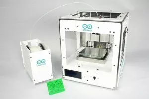 Fotografie 3D tiskárny Arduino Materia 101