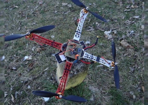 Podomácku vyrobený Arduino Dron