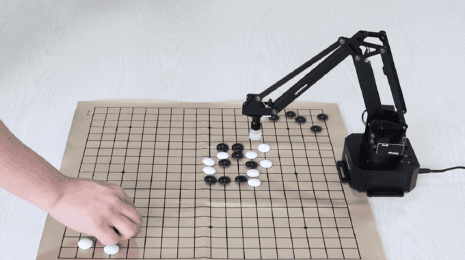Arduino robotická ruka UARM - Hra GO