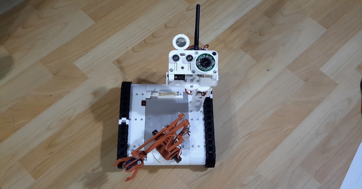 Vytištěný Arduino robotický tank