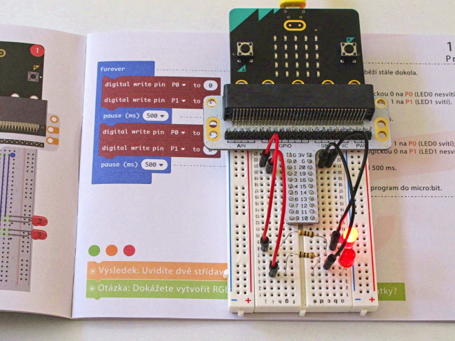 BBC micro:bit Starter Kit - projekt blikání LED