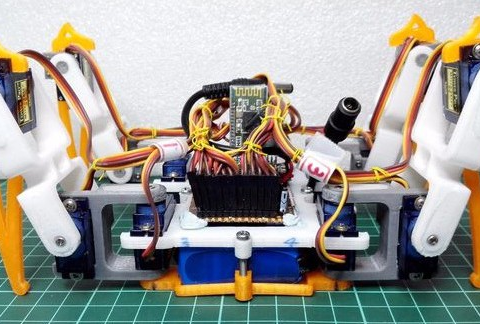 Robo RC pavouk s Arduino Pro Mini