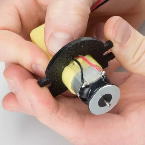 Připevnění motoru - Krok druhý - RedBot