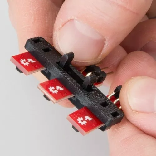 Zajištění senzorů pro sledování čáry - RedBot