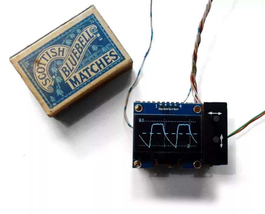 Arduino osciloskop velikosti krabičky od sirek