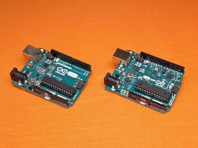 Arduino UNO a Arduino UNO WiFi