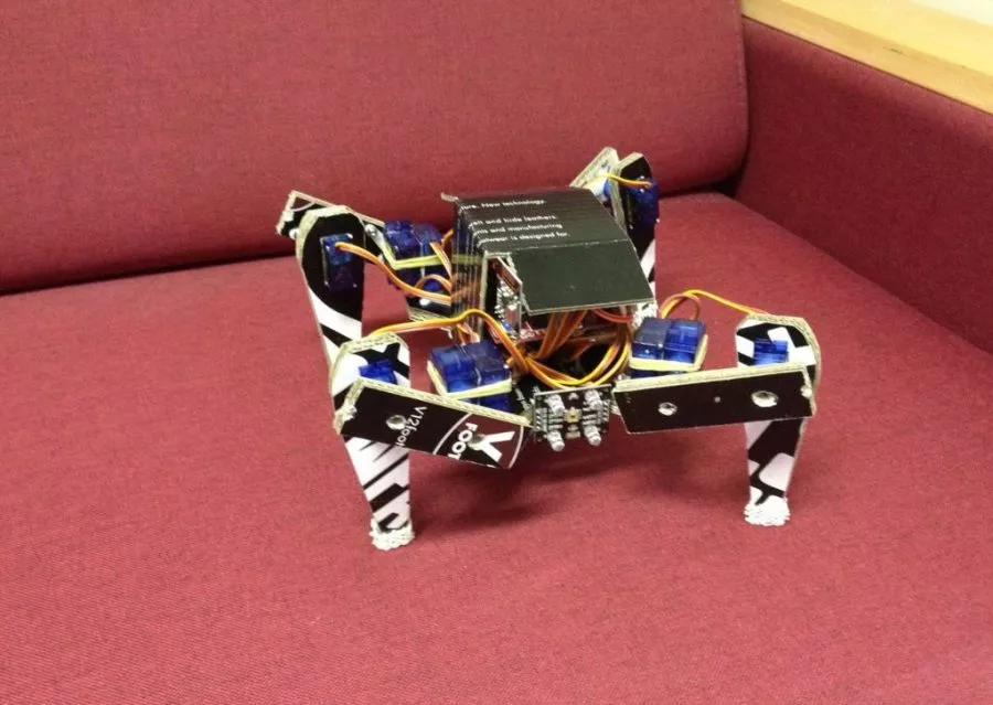 Arduino čtyřnohý robot