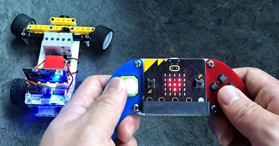 Microbit auto na dálkové ovládání