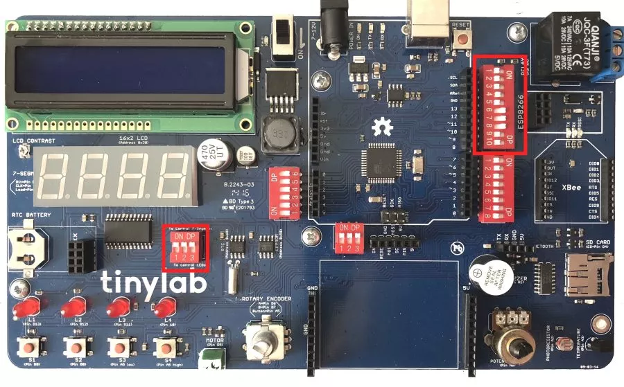 TinyLab: Poloha přepínačů pro ovládání sedmisegmentového displeje