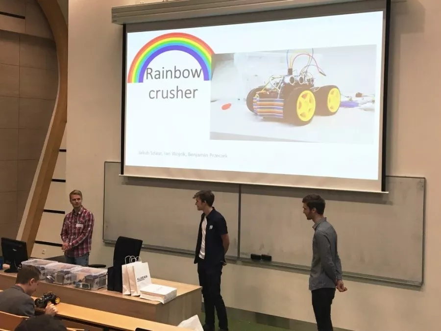 Rainbow crusher - prezentace Arduino robota