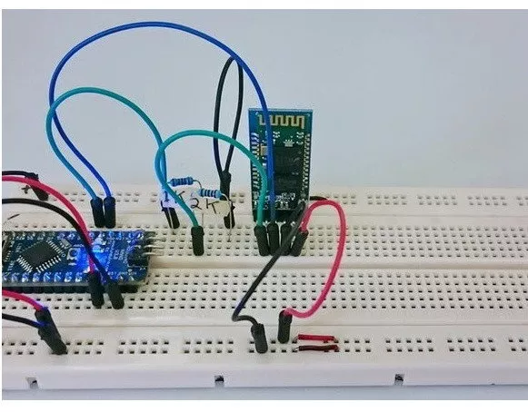 Zapojení Arduino NANO a HC-05 na kontaktním poli